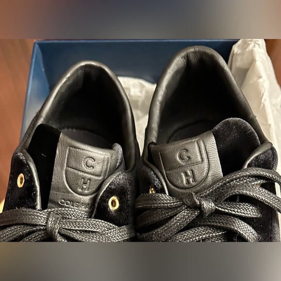 🖤🤍Black Velvet Cole Haan Ladies Tennis Shoes BNIB 🤍🖤 - Picture 9 of 12